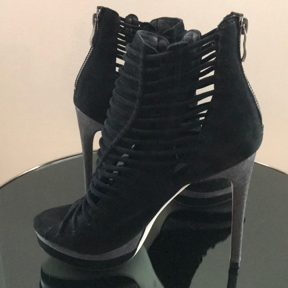 NEW Mia Limited Edition Black Suede Booties 7.5M